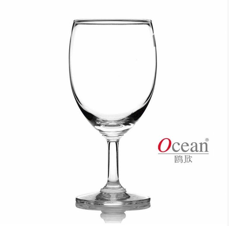 經典玻（bō）璃高腳酒杯