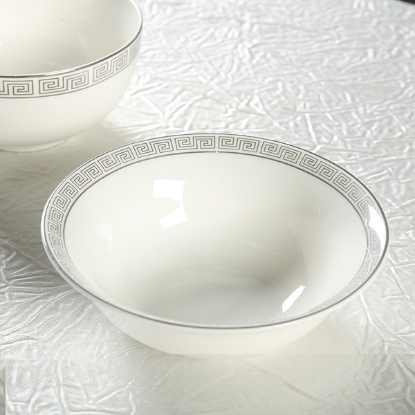 回（huí）紋骨瓷擺台（tái）餐具