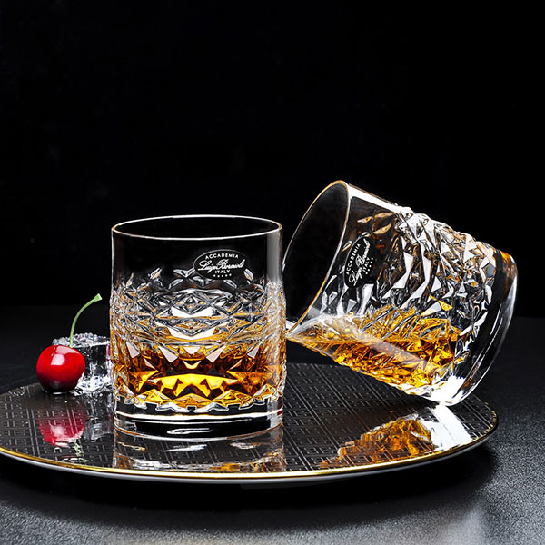 路（lù）易治雕花威士忌（jì）酒杯